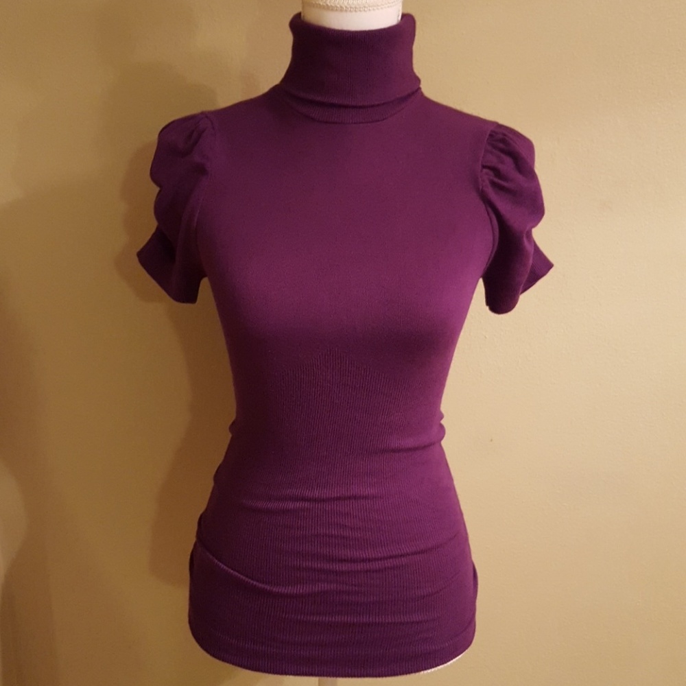 Bebe ruched short sleeve turtleneck top